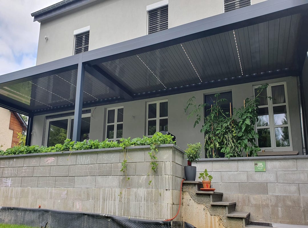 bioclimatic pergola Adjustable retractable louvers 