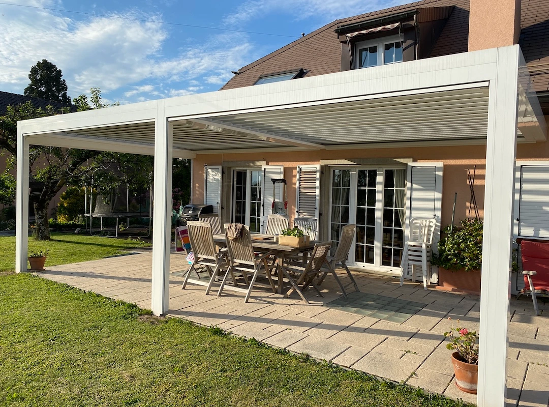 bioclimatic pergola Adjustable retractable louvers 
