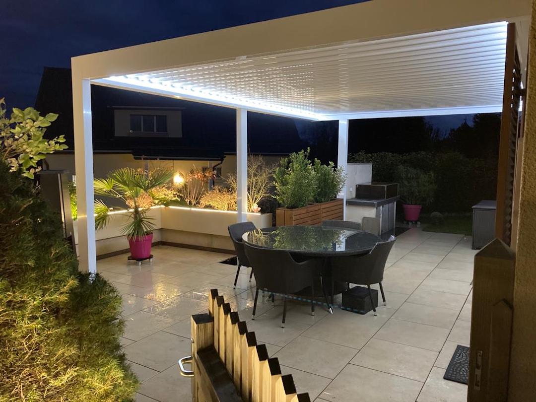 bioclimatic pergola Adjustable louvers