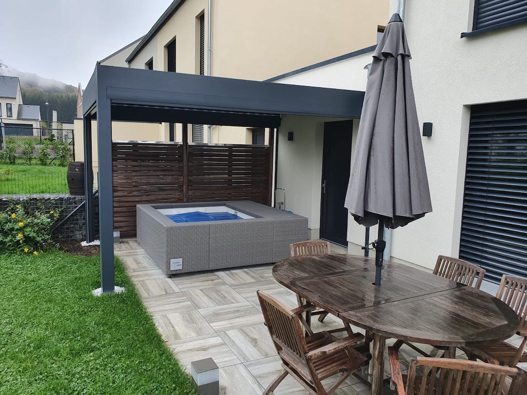 bioclimatic pergola Adjustable louvers