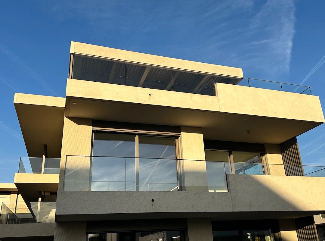 bioclimatic pergola Adjustable louvers