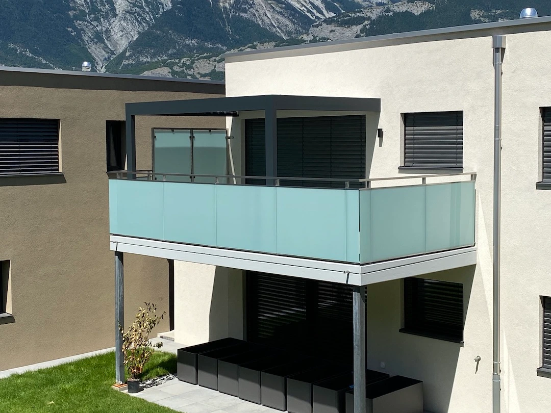 bioclimatic pergola Adjustable louvers