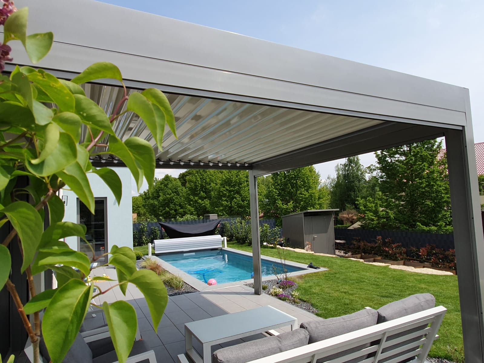 bioclimatic pergola Adjustable louvers
