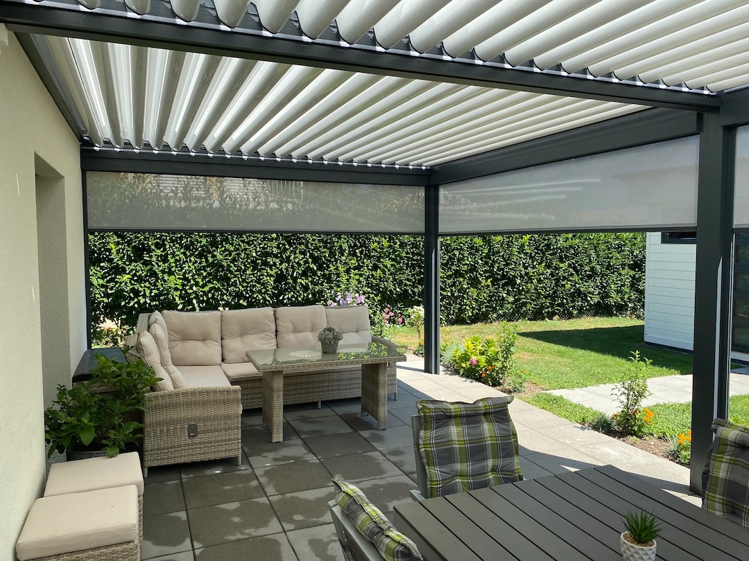 bioclimatic pergola Adjustable louvers