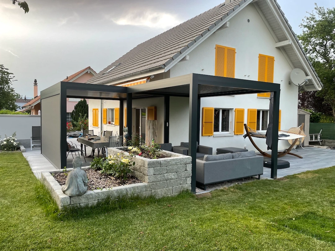 bioclimatic pergola Adjustable louvers