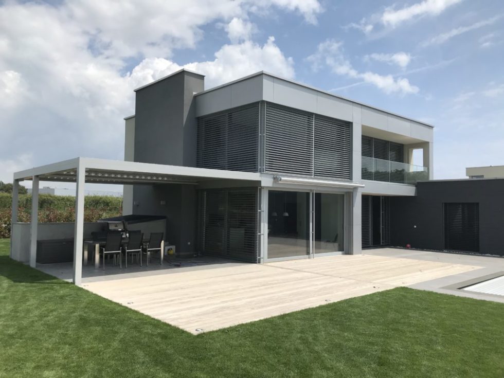 bioclimatic pergola Adjustable retractable louvers 