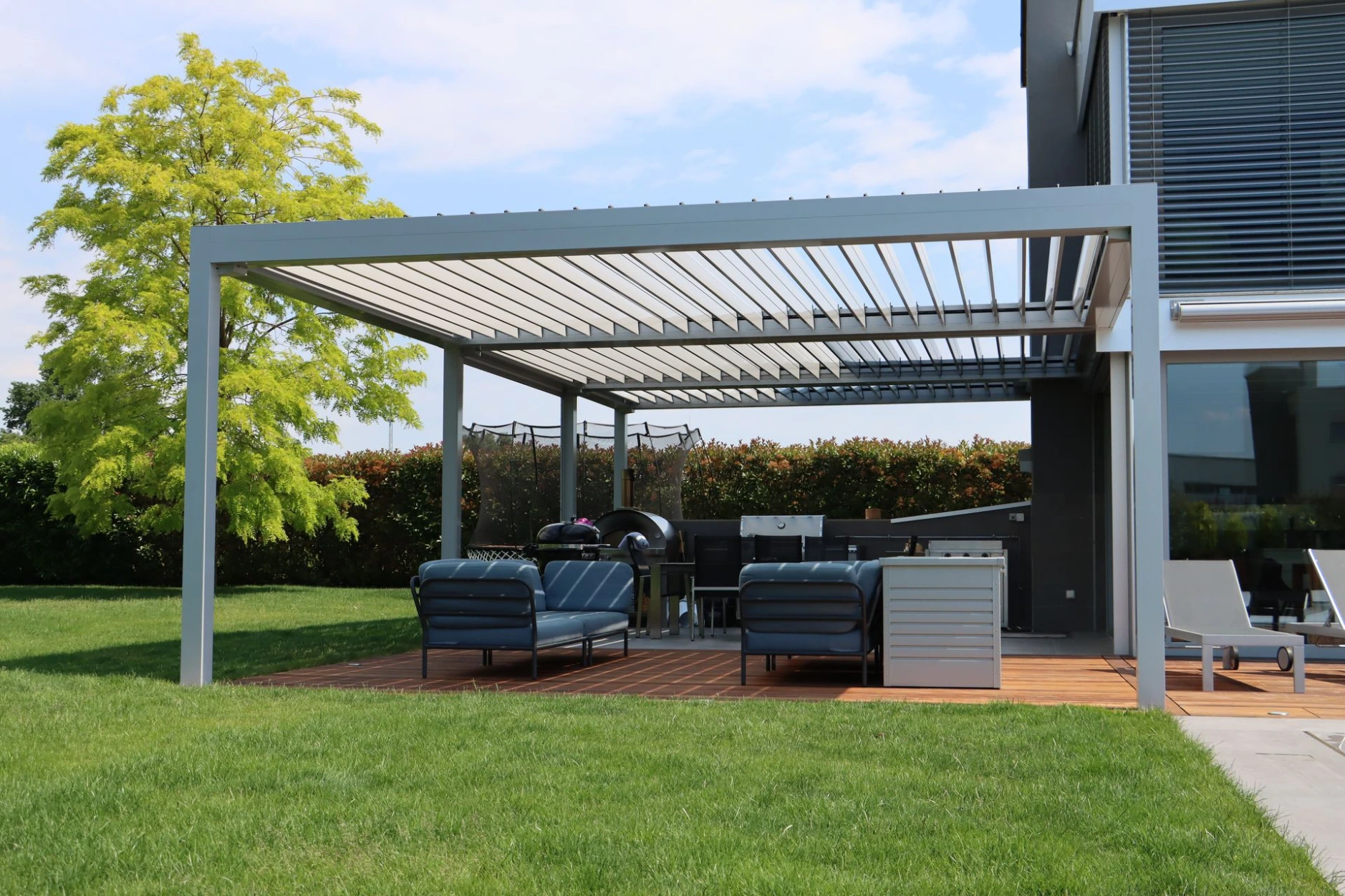 bioclimatic pergola Adjustable retractable louvers 