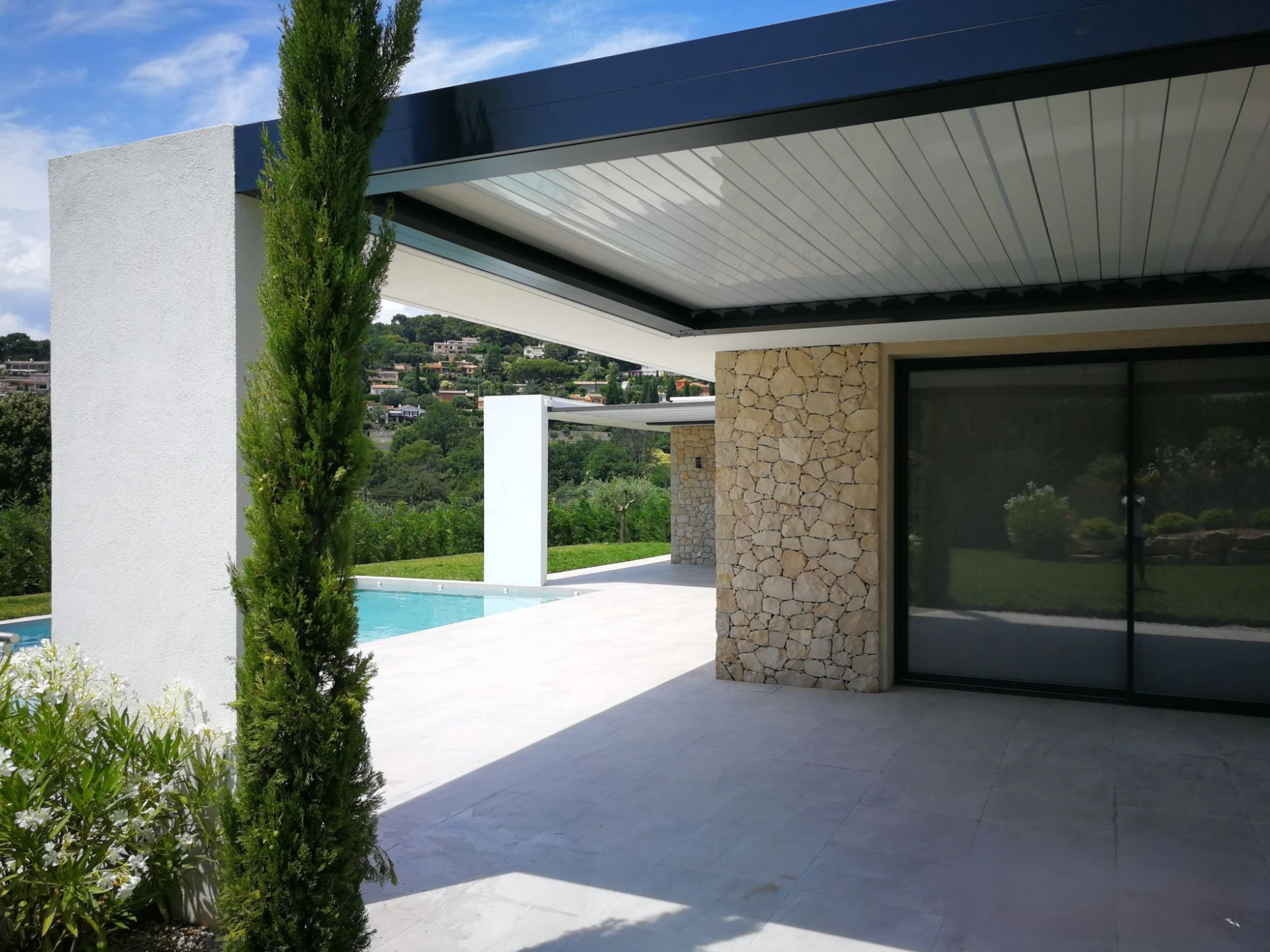 bioclimatic pergola Adjustable retractable louvers 