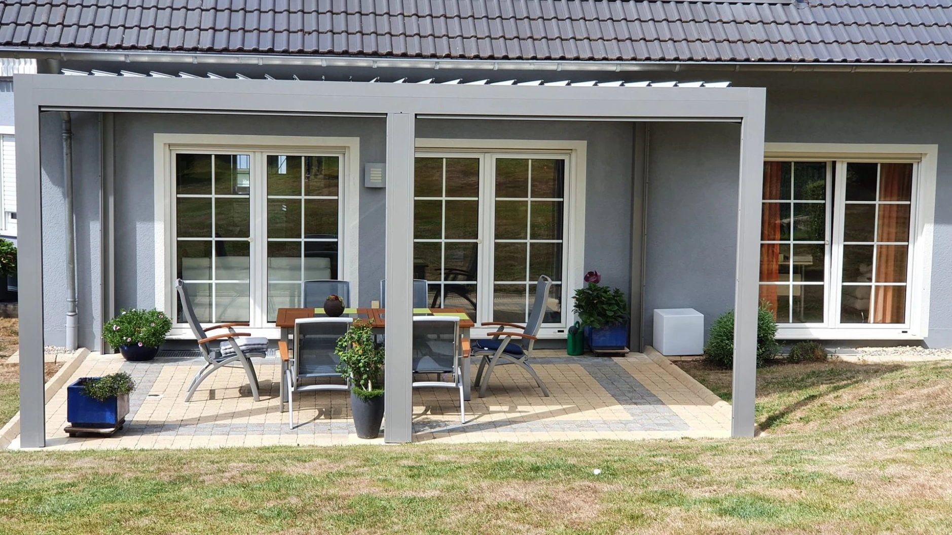 bioclimatic pergola Adjustable retractable louvers 