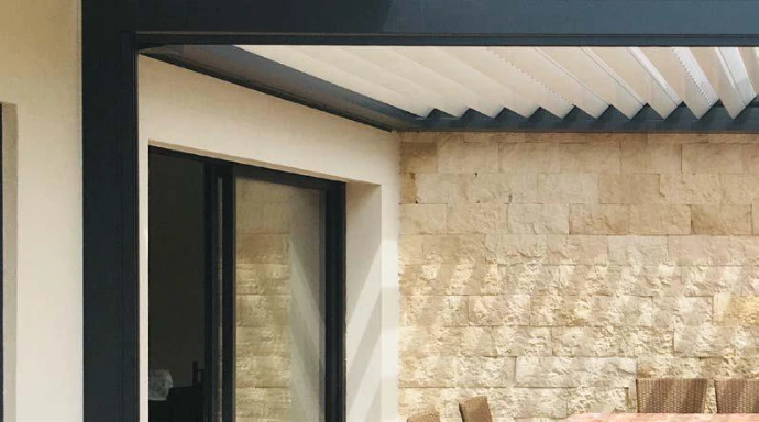 bioclimatic pergola dubai 200-250
